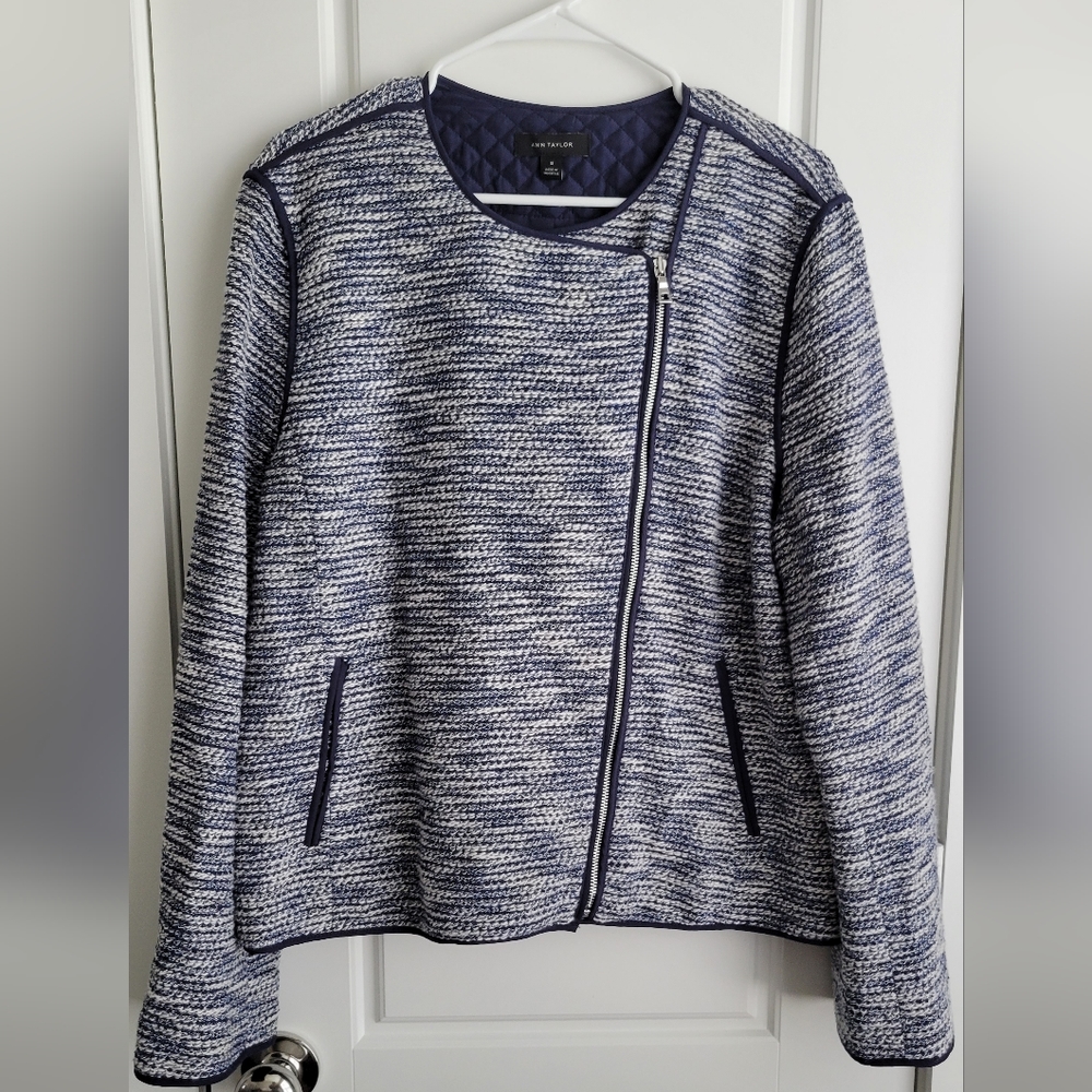 Ann Taylor Women's Asymmetrical Zip Blazer Jacket Blue and White Tweed Size 18